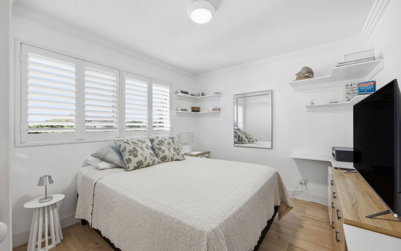 15/96-98 Stanhill Drive, Chevron Island, QLD 4217 AU