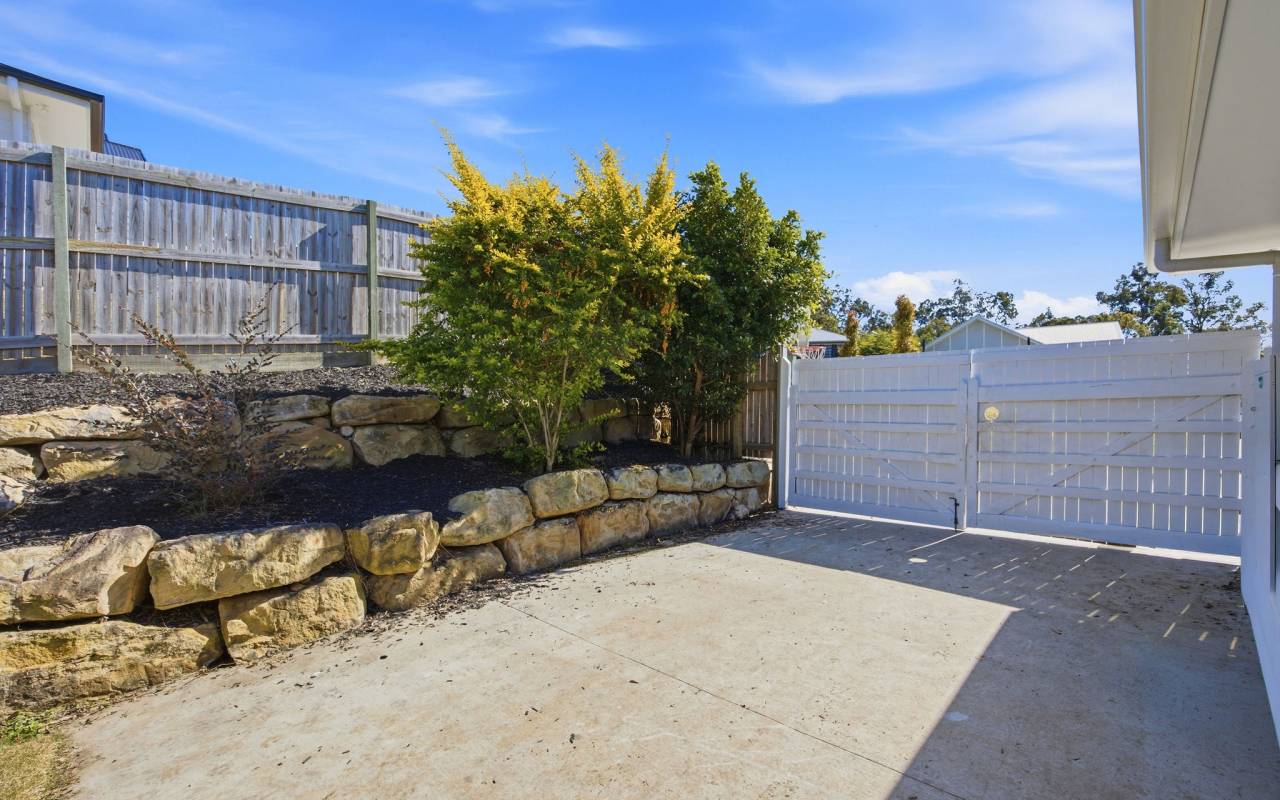 18 Regal Drive, Canungra, QLD 4275 AUSTRALIA
