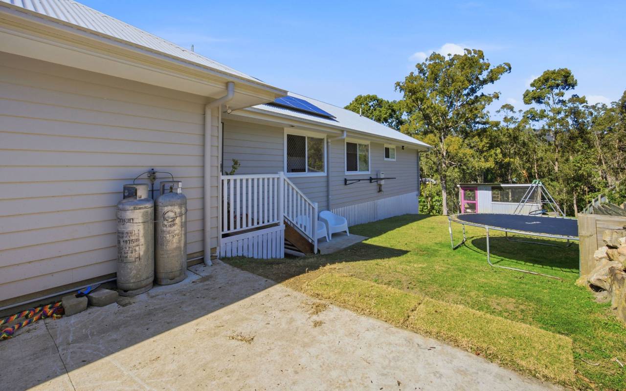 18 Regal Drive, Canungra, QLD 4275 AUSTRALIA
