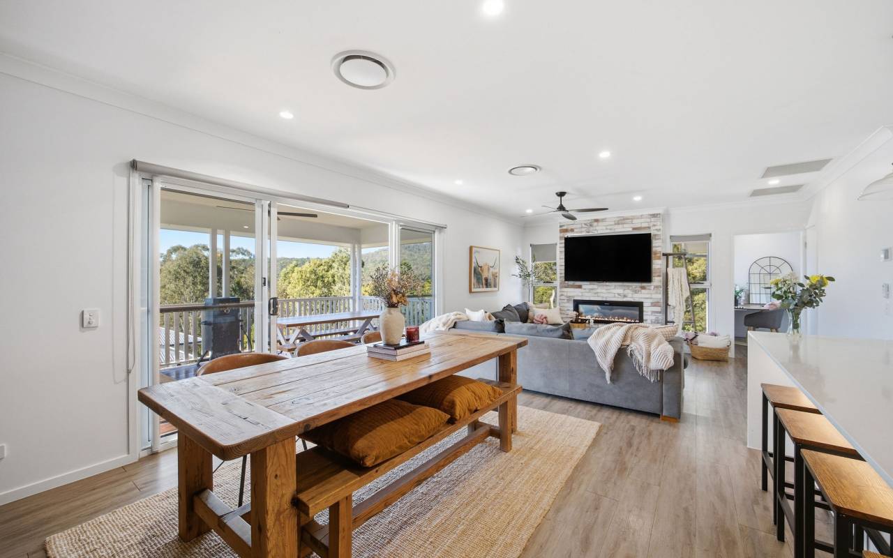 18 Regal Drive, Canungra, QLD 4275 AUSTRALIA