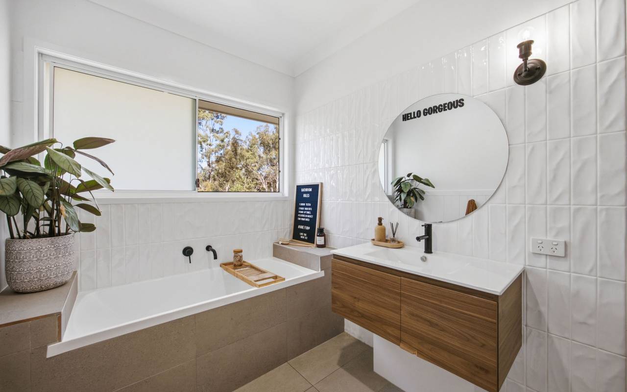 18 Regal Drive, Canungra, QLD 4275 AUSTRALIA