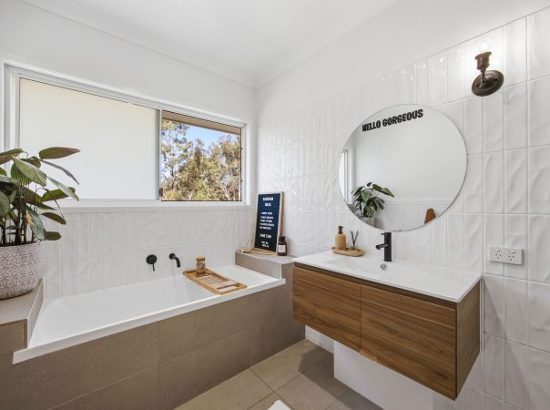 18 Regal Drive, Canungra, QLD 4275 AUSTRALIA