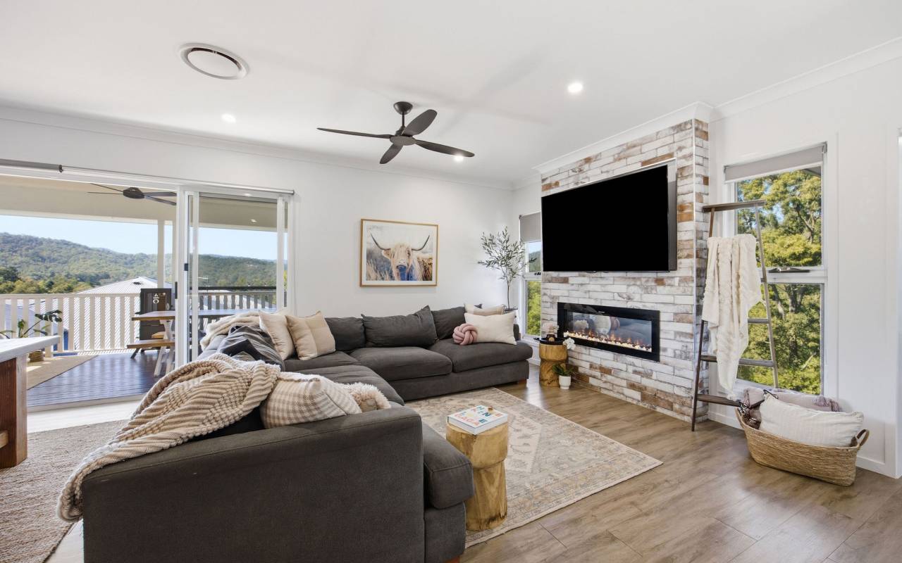 18 Regal Drive, Canungra, QLD 4275 AUSTRALIA