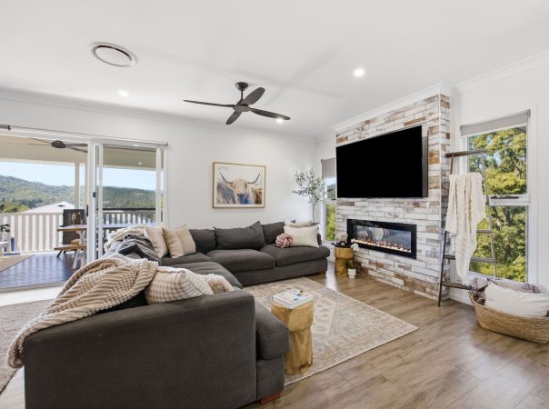 18 Regal Drive, Canungra, QLD 4275 AUSTRALIA