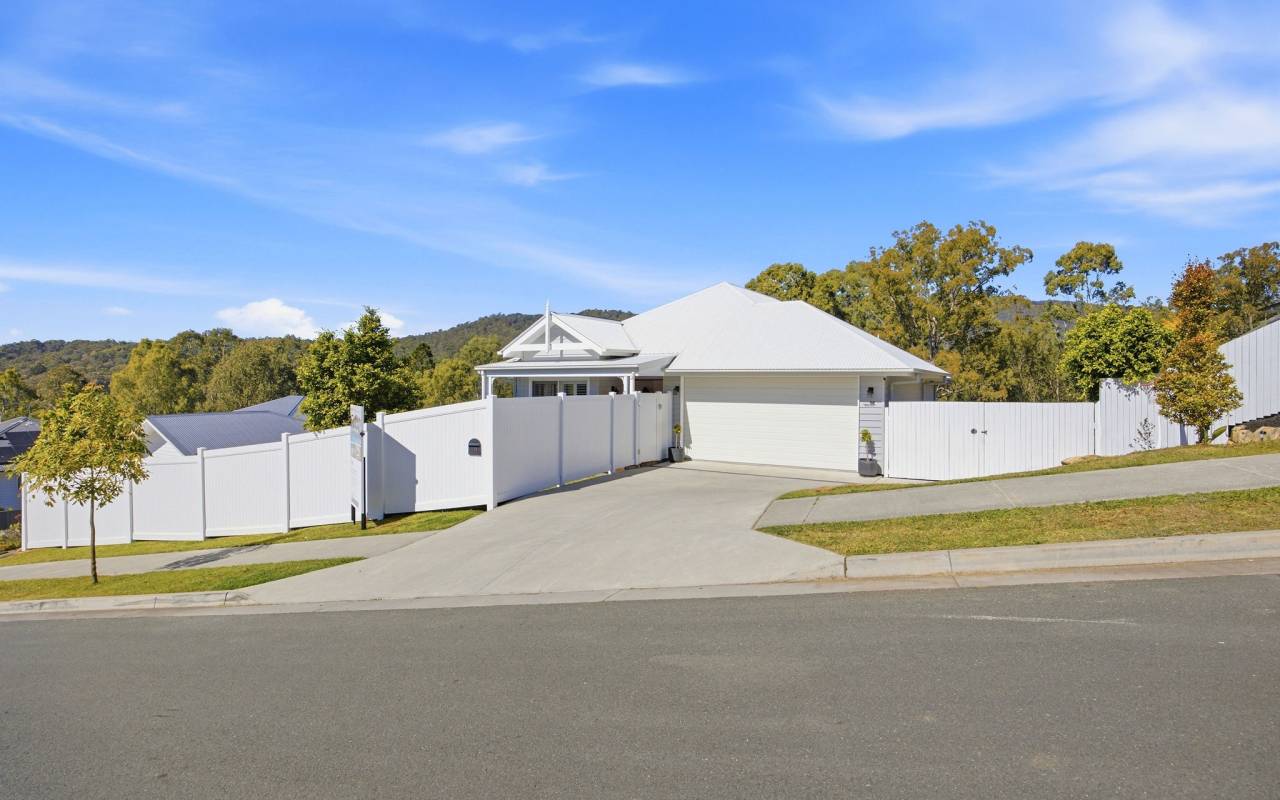 18 Regal Drive, Canungra, QLD 4275 AUSTRALIA