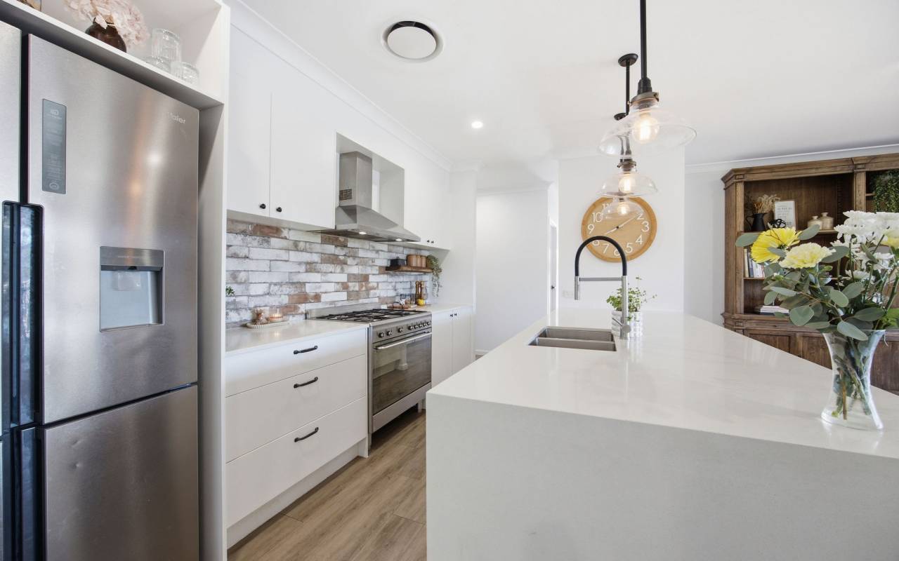 18 Regal Drive, Canungra, QLD 4275 AUSTRALIA