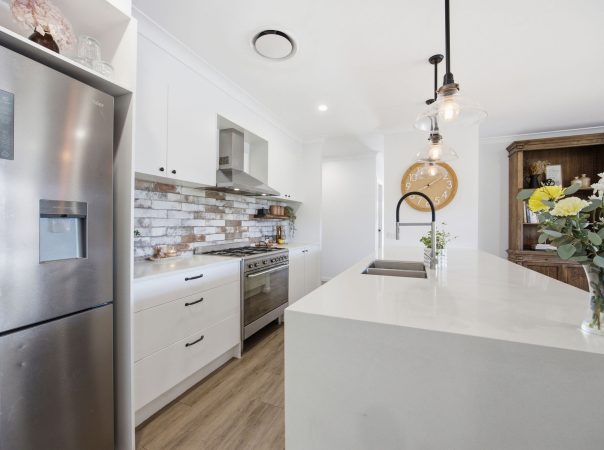 18 Regal Drive, Canungra, QLD 4275 AUSTRALIA
